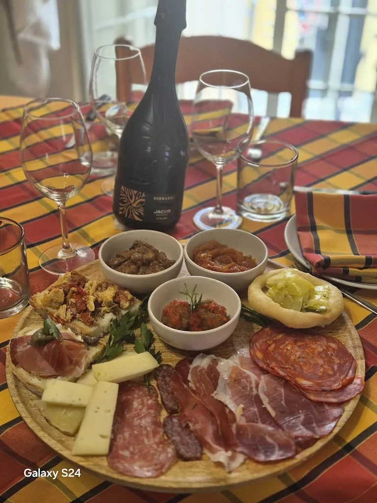 Sapori Antichi_Montebello di Bertona_slider_image_2