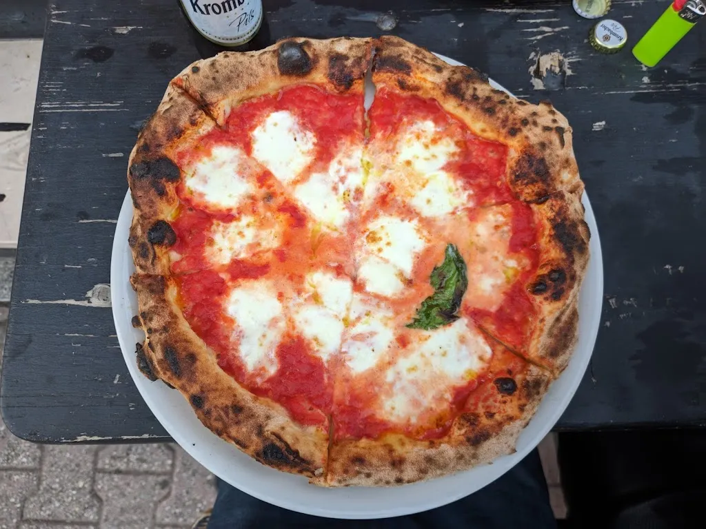 Ale S._Pizzeria La Giara Art Passo_Mirabella Eclano_review