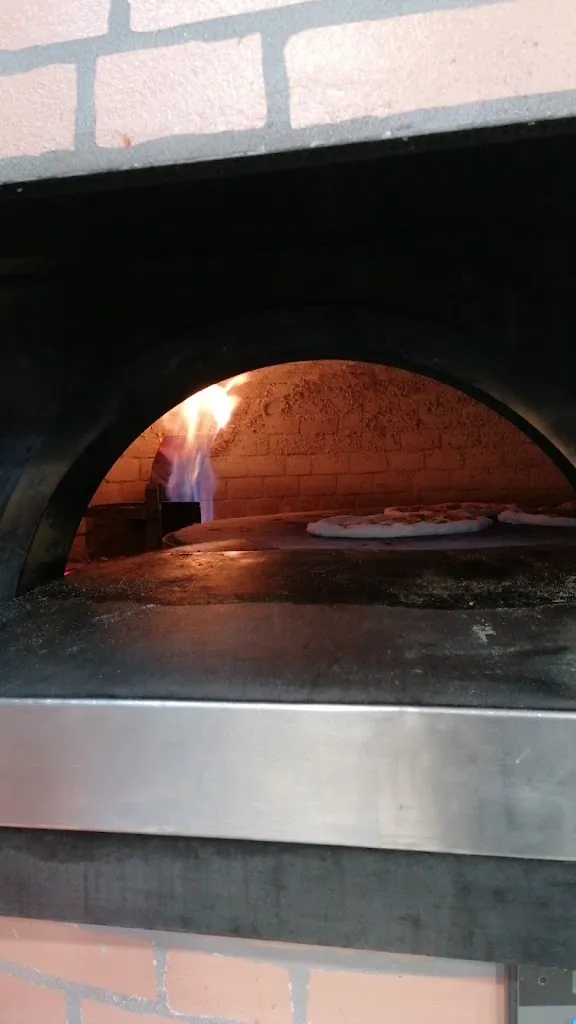 Antonio Cotugno_Pizzeria La Giara Art Passo_Mirabella Eclano_review