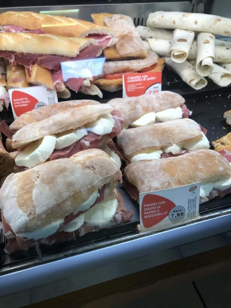 The Lonely Traveler_Sarni Mirabella Sud_Mirabella Eclano_review