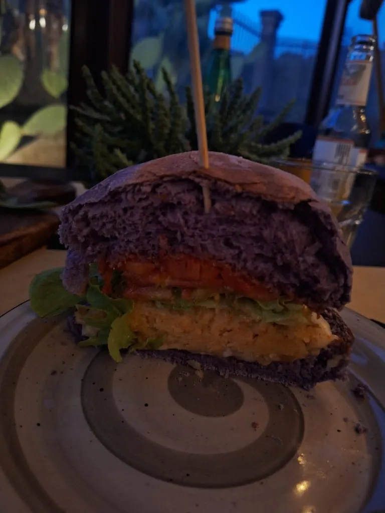 Stefania Riccio_SPAZIO NOMAD_Mirabella Eclano_review