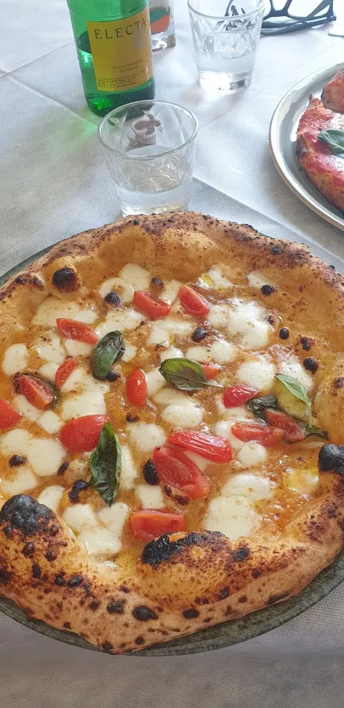 Pizzeria Trattoria La Fiamma Irpina restaurant in Mercogliano