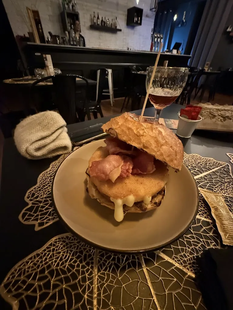 Tamacti Jun_Castrum pub rummeria_Mercogliano_review