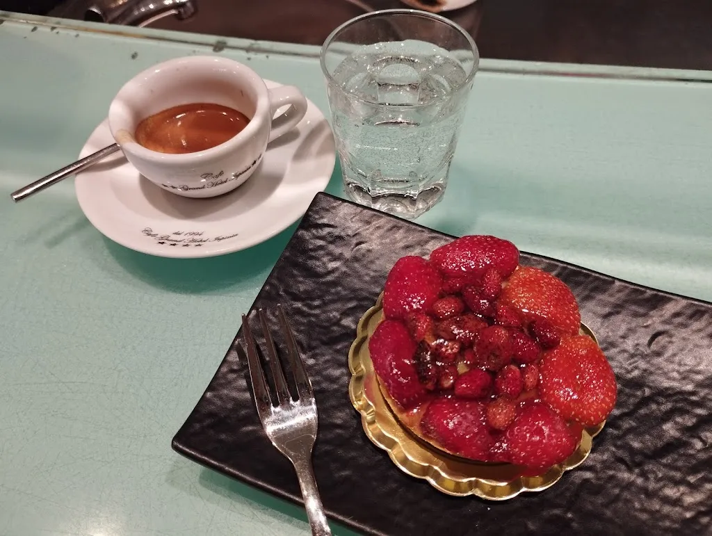 giova nni_Cafe Grand hotel Irpinia_Mercogliano_recensione