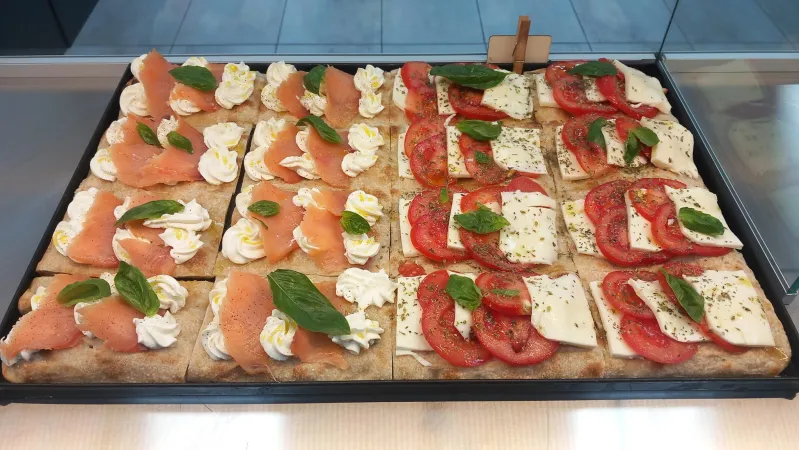 Da Raffaele Pizza al Taglio - Aperto a Pranzo e Cena_Mercogliano_slider_image_2