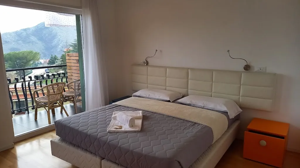 Affittacamere Rezzo_Monte San Giacomo_slider_image_3