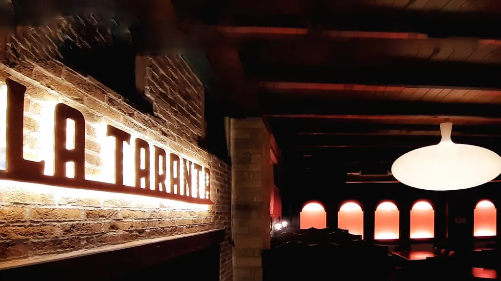 La Taranta Public House_Montecalvo Irpino_slider_image_3