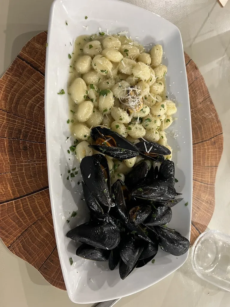 Zach Fernau_Miramare Restaurant e Pizzeria_Mondragone_review