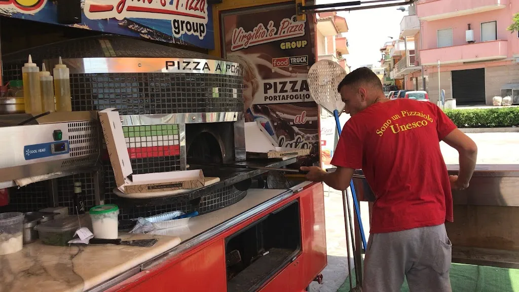 Constantin Alexandru Mihai_Virgilio's Pizza_Mondragone_review