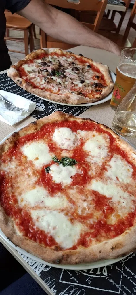 Virgilio's Pizza_Mondragone_slider_image_2