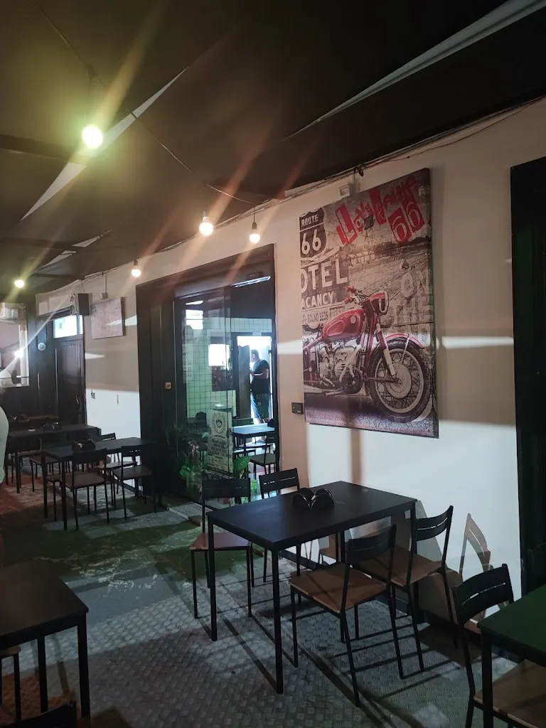 Francesco Bene_Pub On The Road_Mondragone_recensione