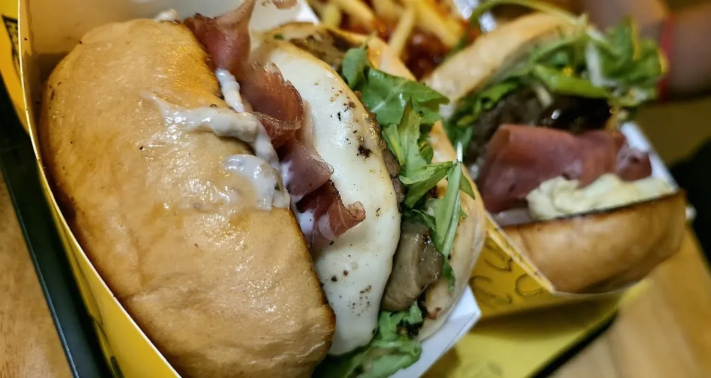 92 grammi hamburgeria_Mondragone_slider_image_2