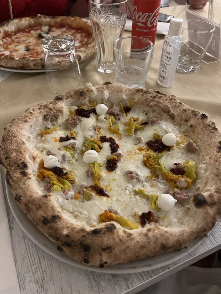 Mario La Rocca_L' Oro Di Napoli_Montecorvino Pugliano_recensione