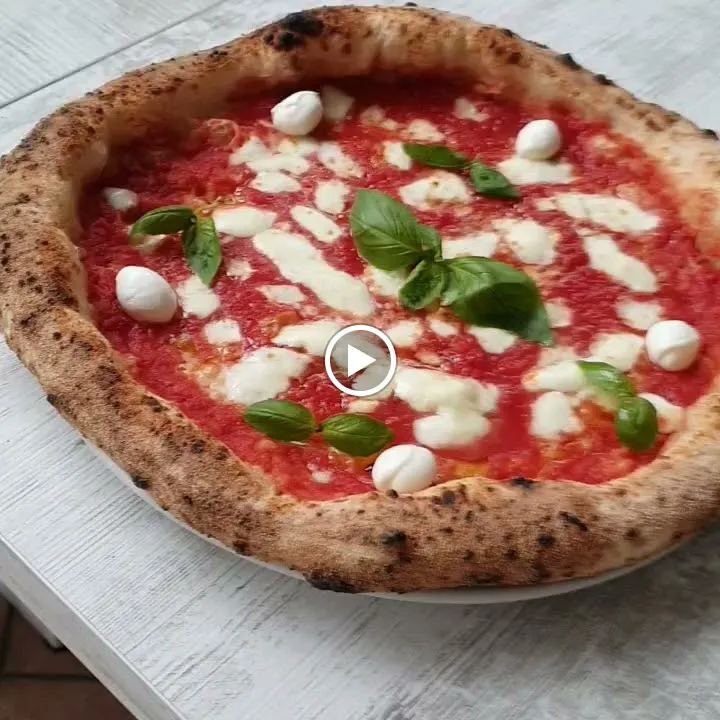 L' Oro Di Napoli_Montecorvino Pugliano_slider_image_2