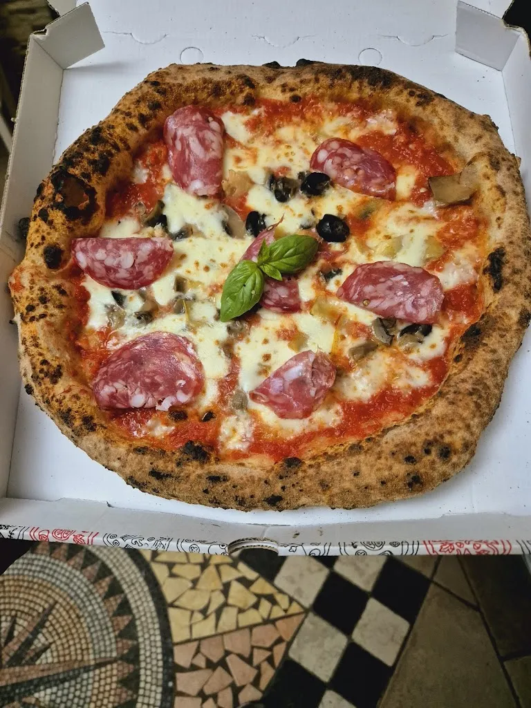 L' Oro Di Napoli_Montecorvino Pugliano_slider_image_3