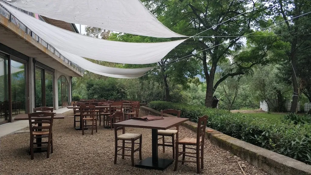 Azienda Agricola - Agriturismo "Vecchia Quercia Bio" ristorante a Montecorvino Pugliano