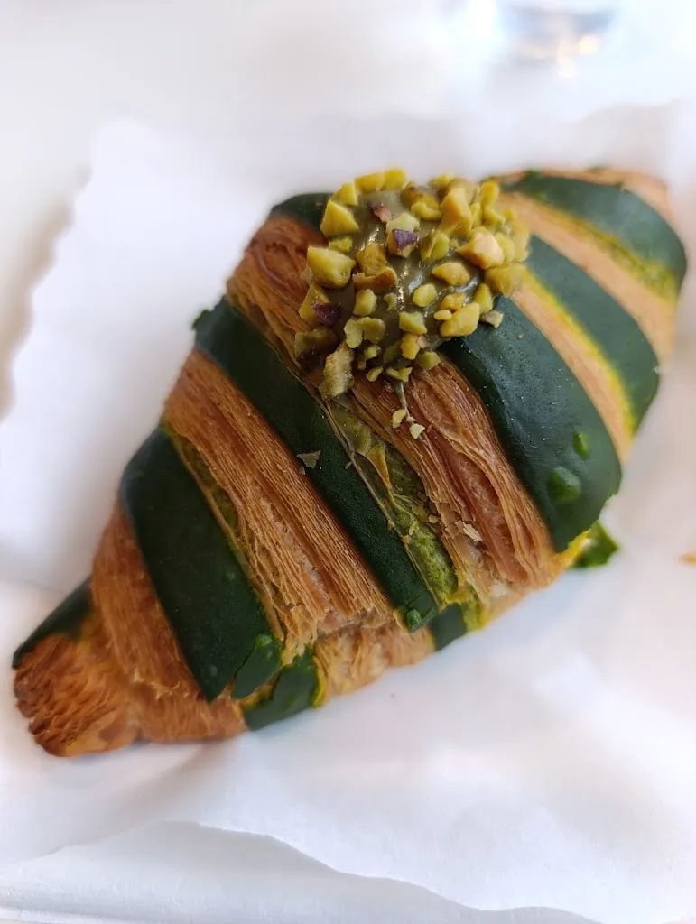 Sara M. F. Vasso_Pasticceria Santoro_Montecorvino Rovella_review