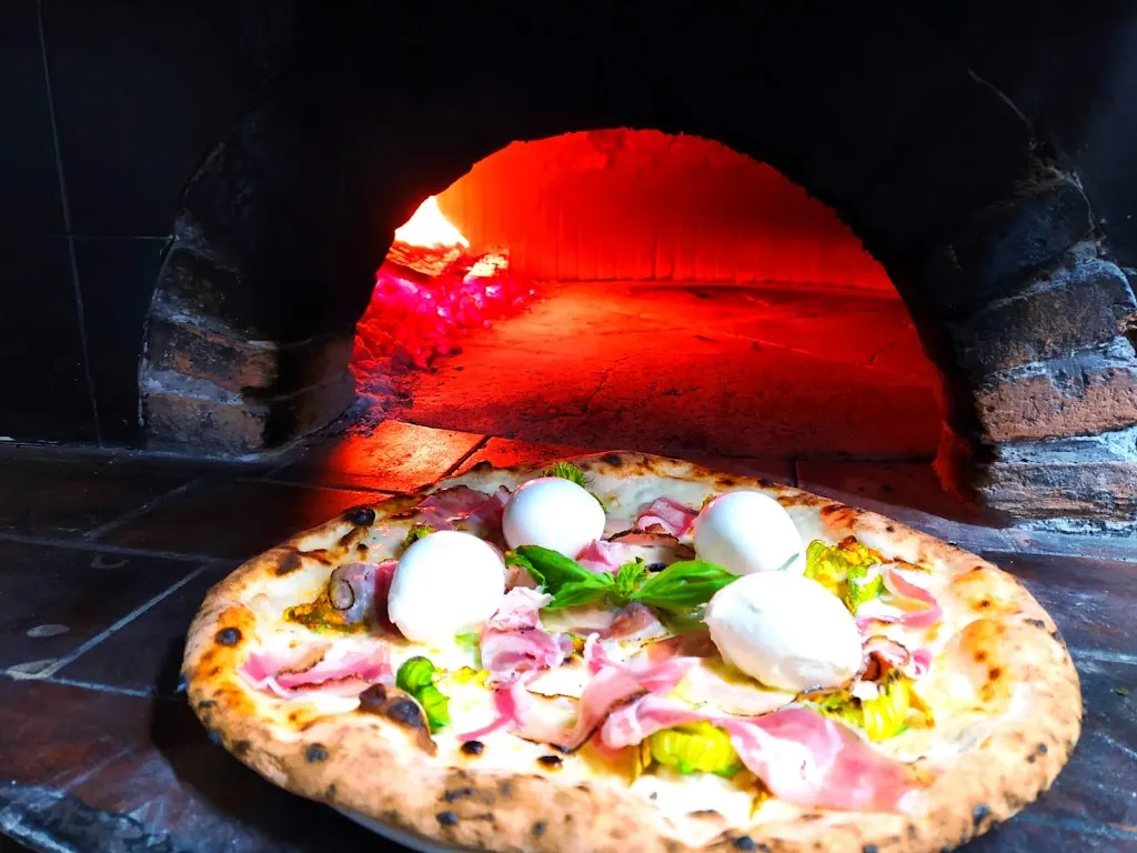 Keynes Pizza & Pub_Montefalcone di Val Fortore_slider_image_3