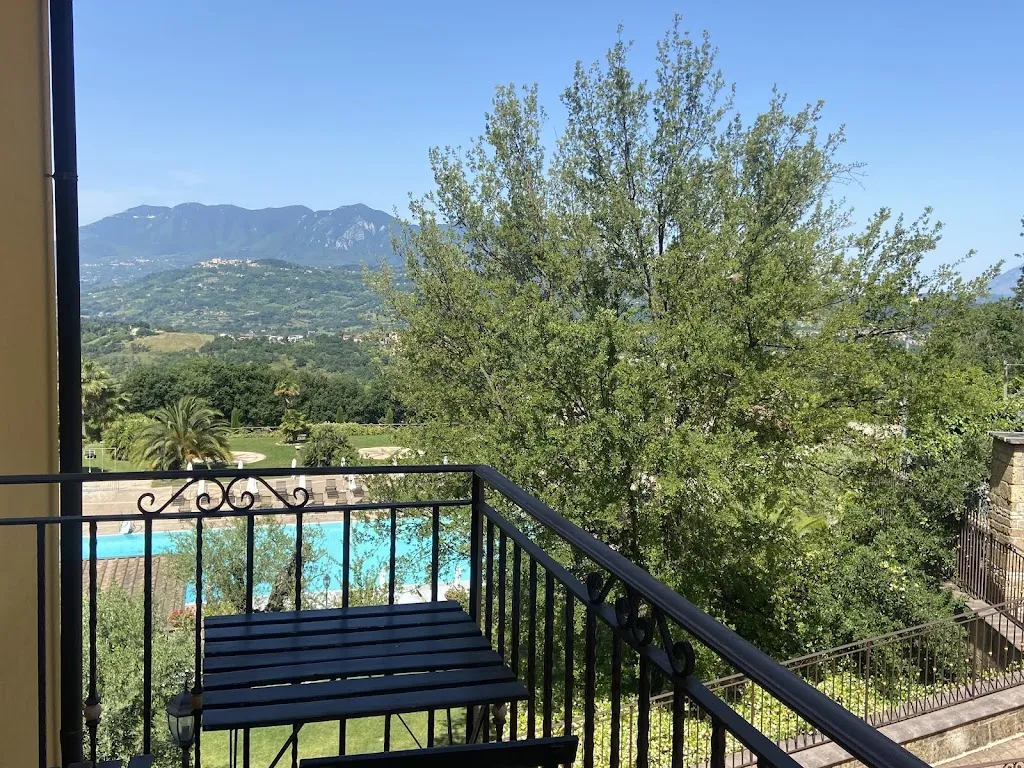 Liam Scarlino_Bellavigna Country House_Montefalcione_recensione