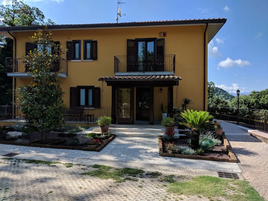 Alexander Abruzzese-Goyette_Bellavigna Country House_Montefalcione_recensione