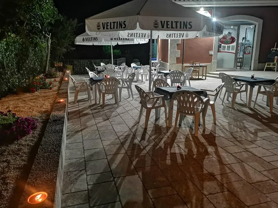 Pizzeria Dei Soci X restaurant in Montemiletto