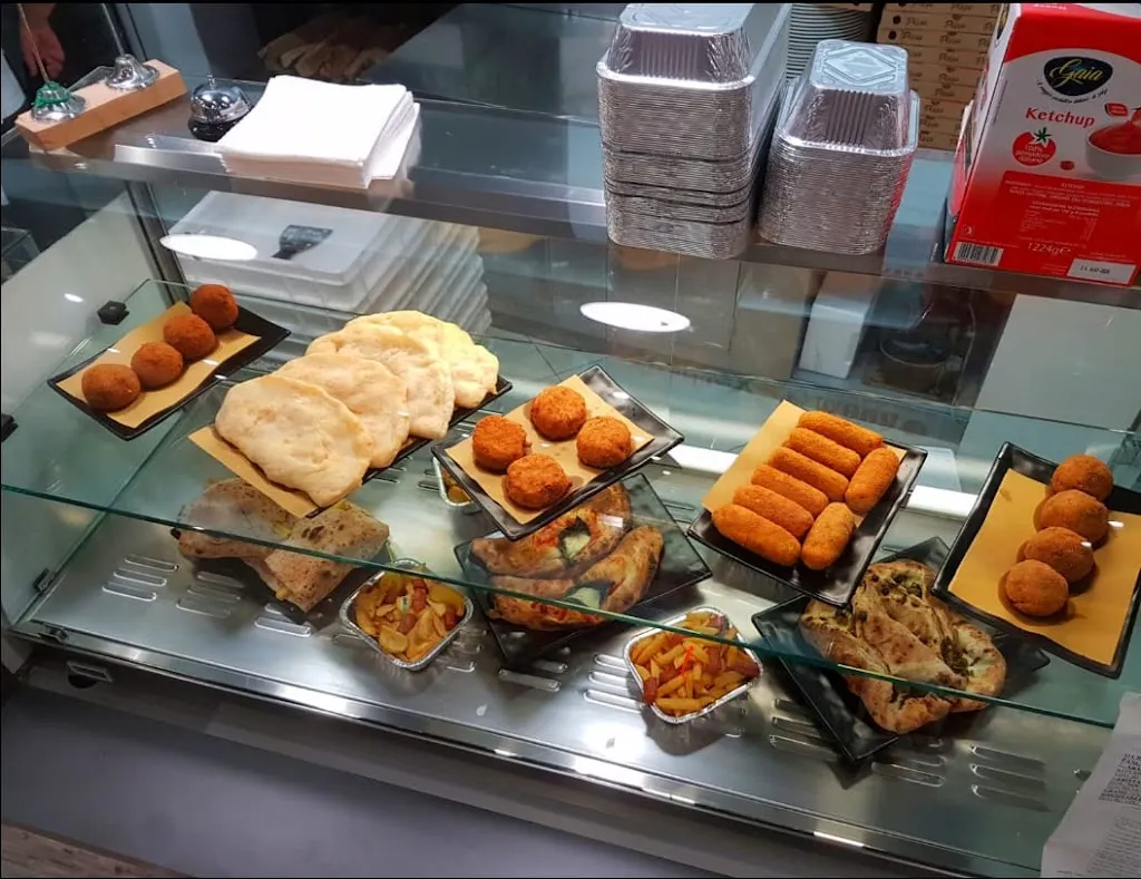 Pizzeria Dei Soci X_Montemiletto_slider_image_2