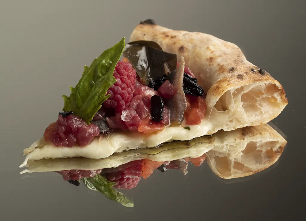 Il Segreto di Pulcinella di Giuseppe Bove - Pizzeria_Montesarchio_slider_image_3