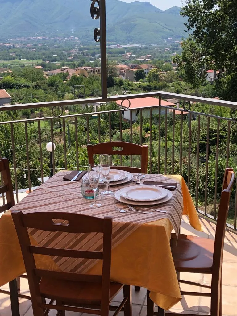 Una Lanterna Nella Valle restaurant in Montoro Superiore