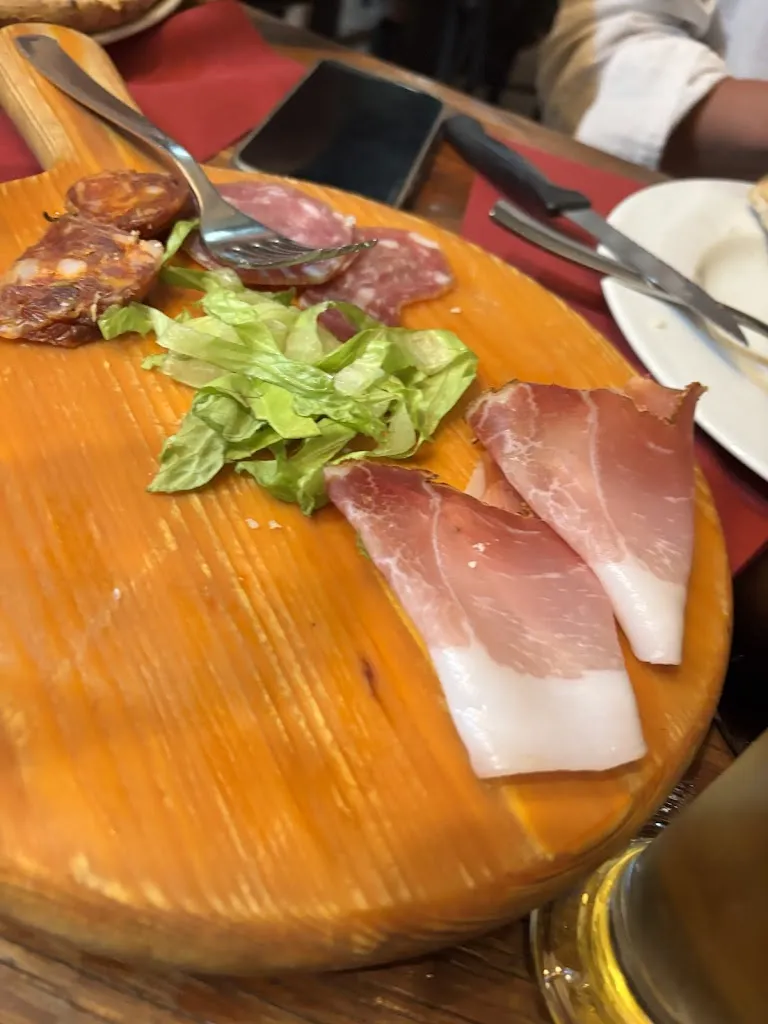 Katya Boni_Ustaria Rosella_Morigerati_review