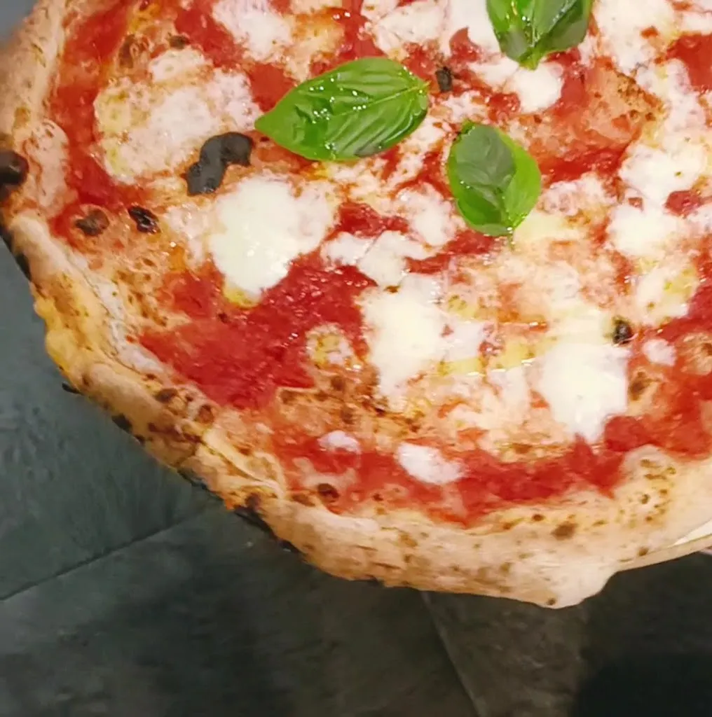 AL CARDINALE PIZZERIA_Mugnano del Cardinale_slider_image_2