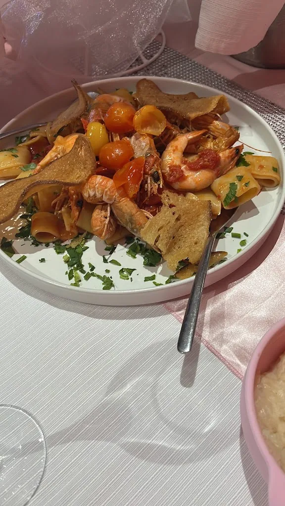 Menü_Black and White_Monterusciello_Bild_4