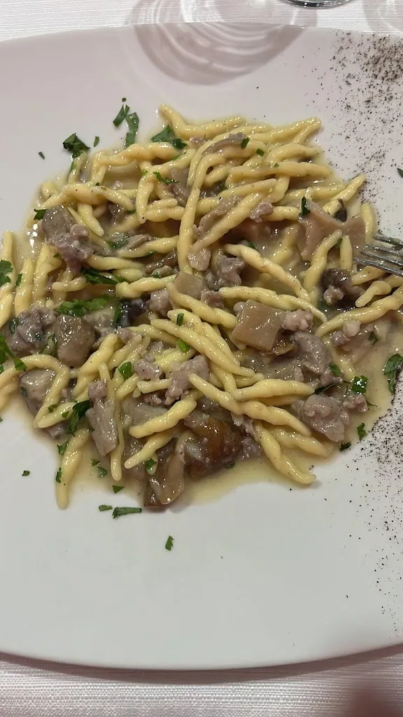 Menü_Black and White_Monterusciello_Bild_9