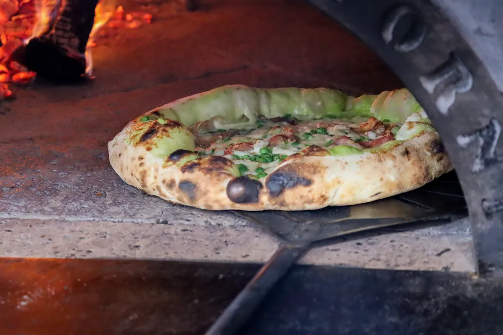 Bob&Clare Pizzeria - Monterusciello_Monterusciello_slider_image_2