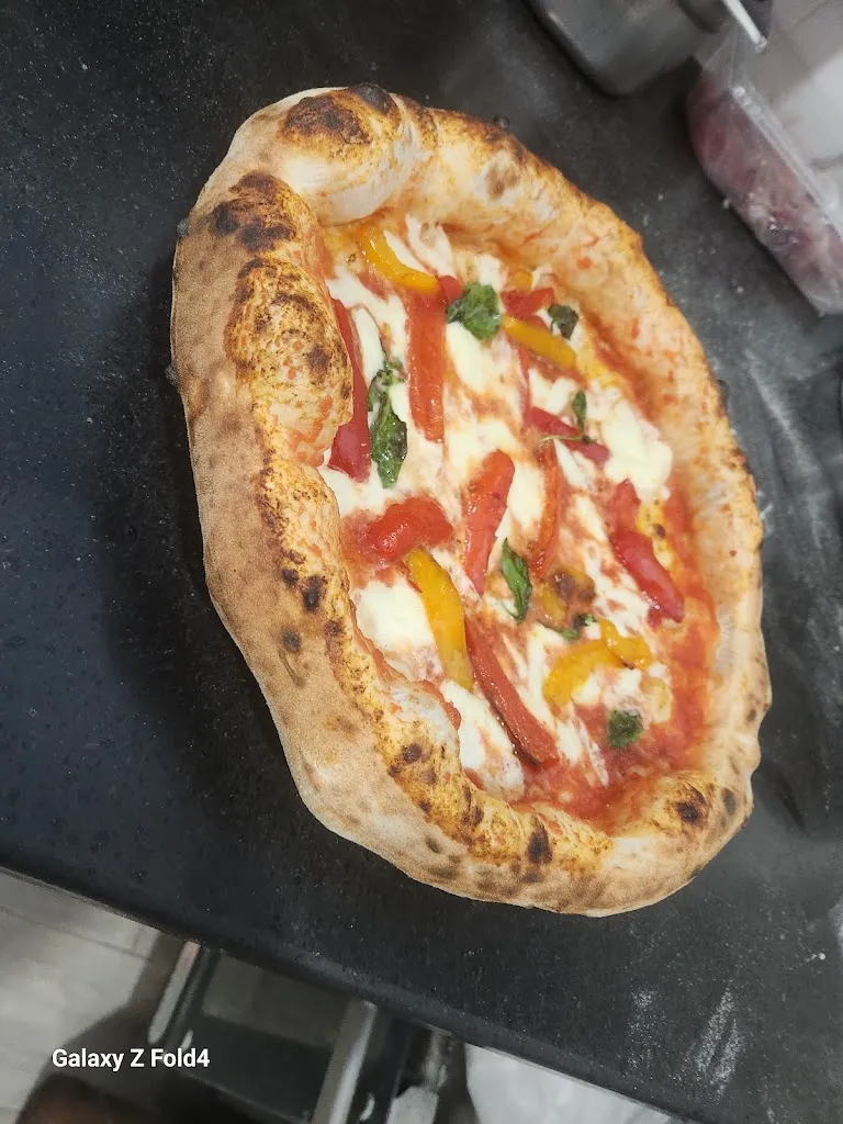 Pizzacity2.0 restaurant in Monterusciello