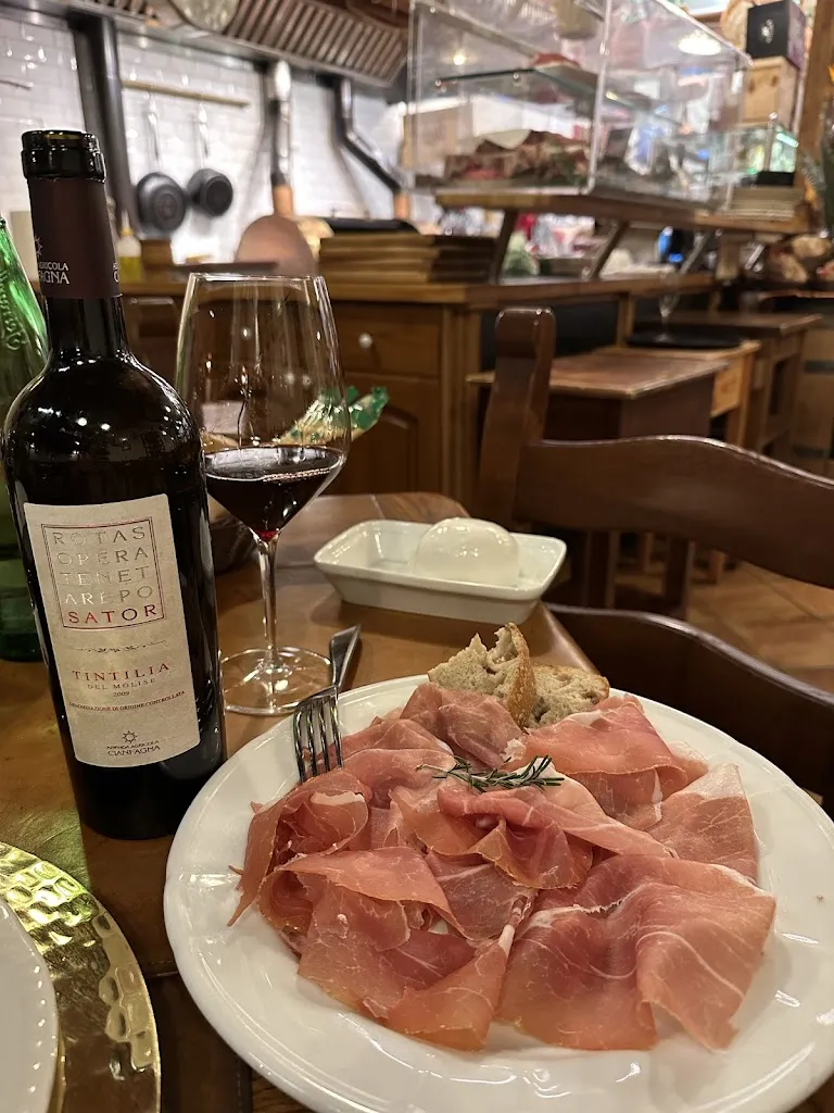 Vivienne Galasso_La Fattoria del Campiglione_Monterusciello_recensione