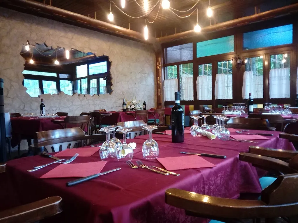 Mapalu' Pub di Enzo Mecca restaurant in Monticchio