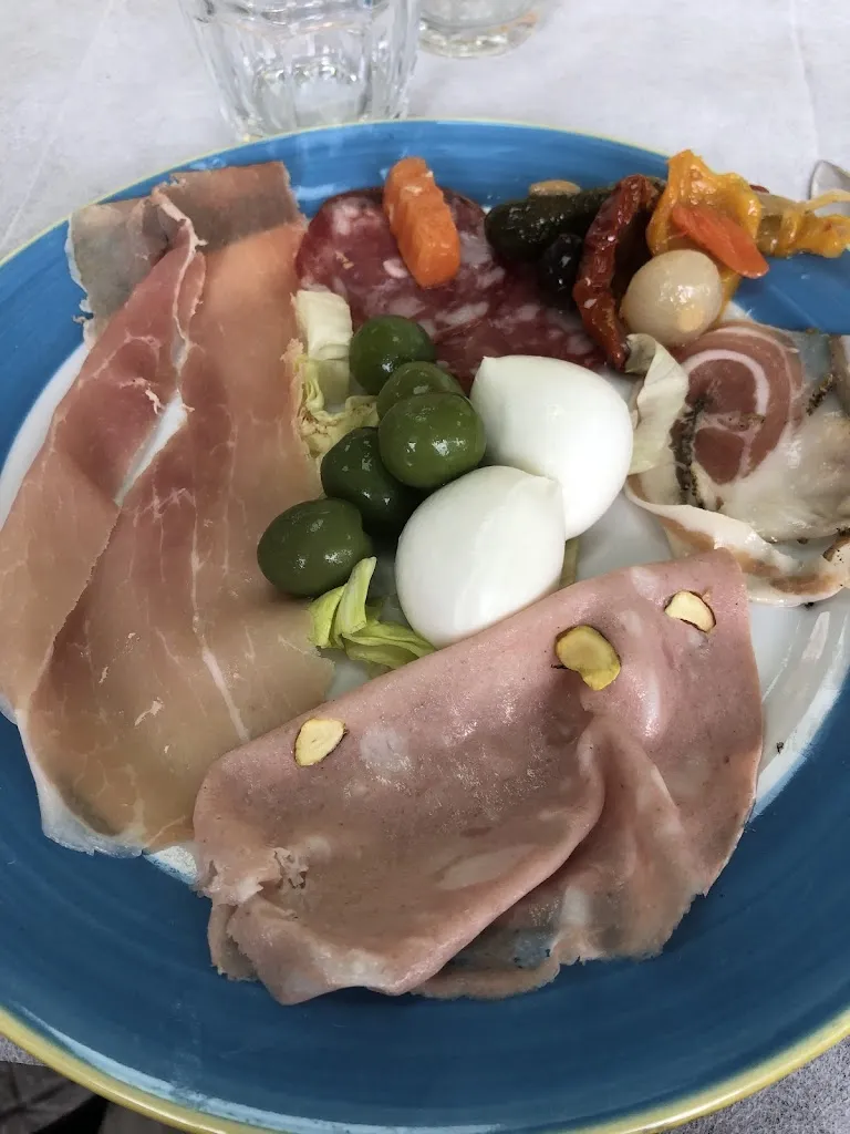 Emanuela Di Donato_Pizzeria_Monterusciello_review