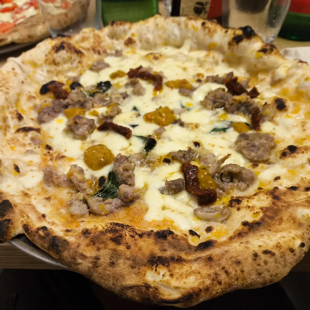 Enrico Silvestri_Trattoria Napoletana e Pizzeria Nun Se Ne Va'_Monterusciello_review