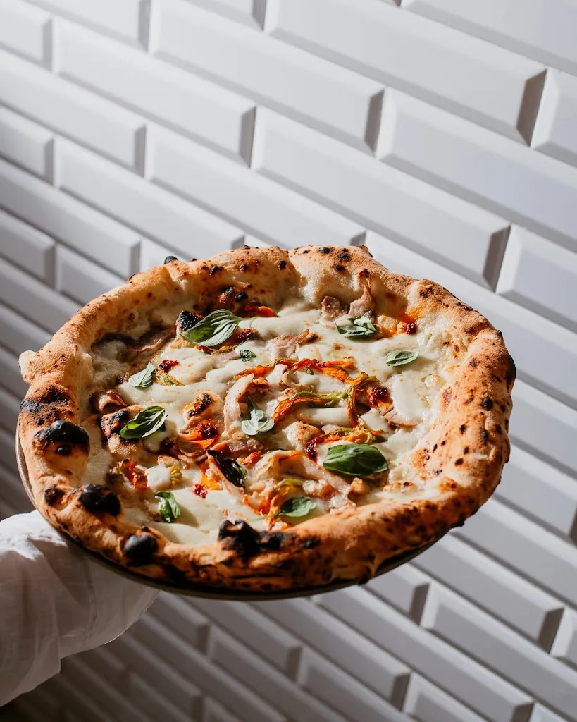 Trattoria Napoletana e Pizzeria Nun Se Ne Va'_Monterusciello_slider_image_2