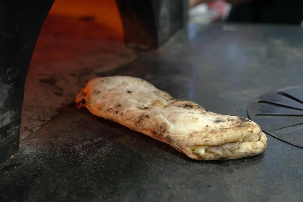 Pizzeria Tutta N'ata Storia_Monterusciello_slider_image_2