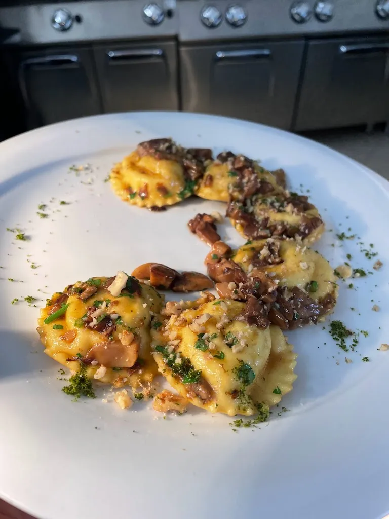 Heraion restaurant_Novi Velia_slider_image_3