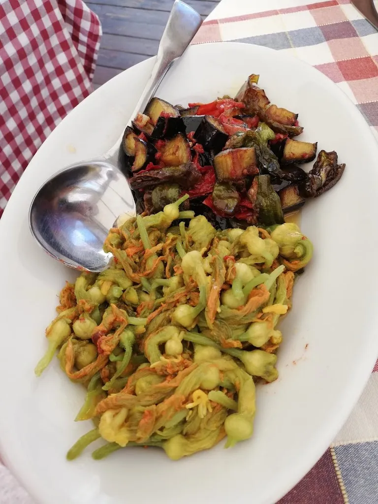 Chiara Pepe_Bar Rosticceria Pizzeria Marisa_Ogliastro Cilento_review