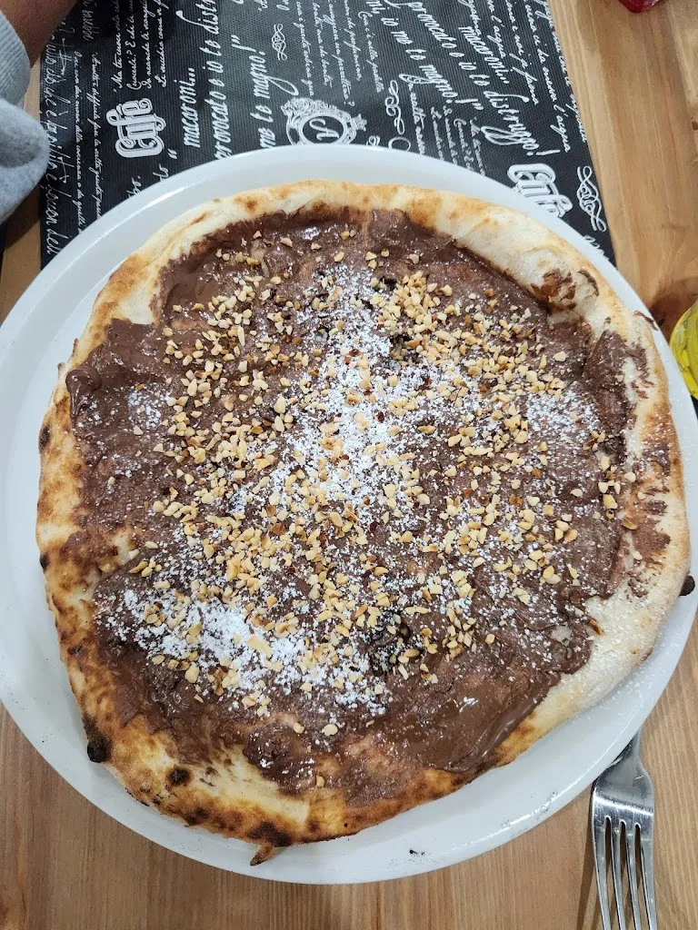 Brolin Mathias_Pizzeria Napul’é_Omignano_recensione