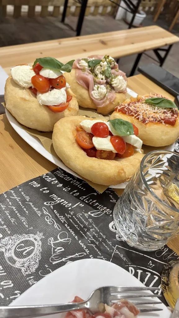 Pizzeria Napul’é_Omignano_slider_image_3