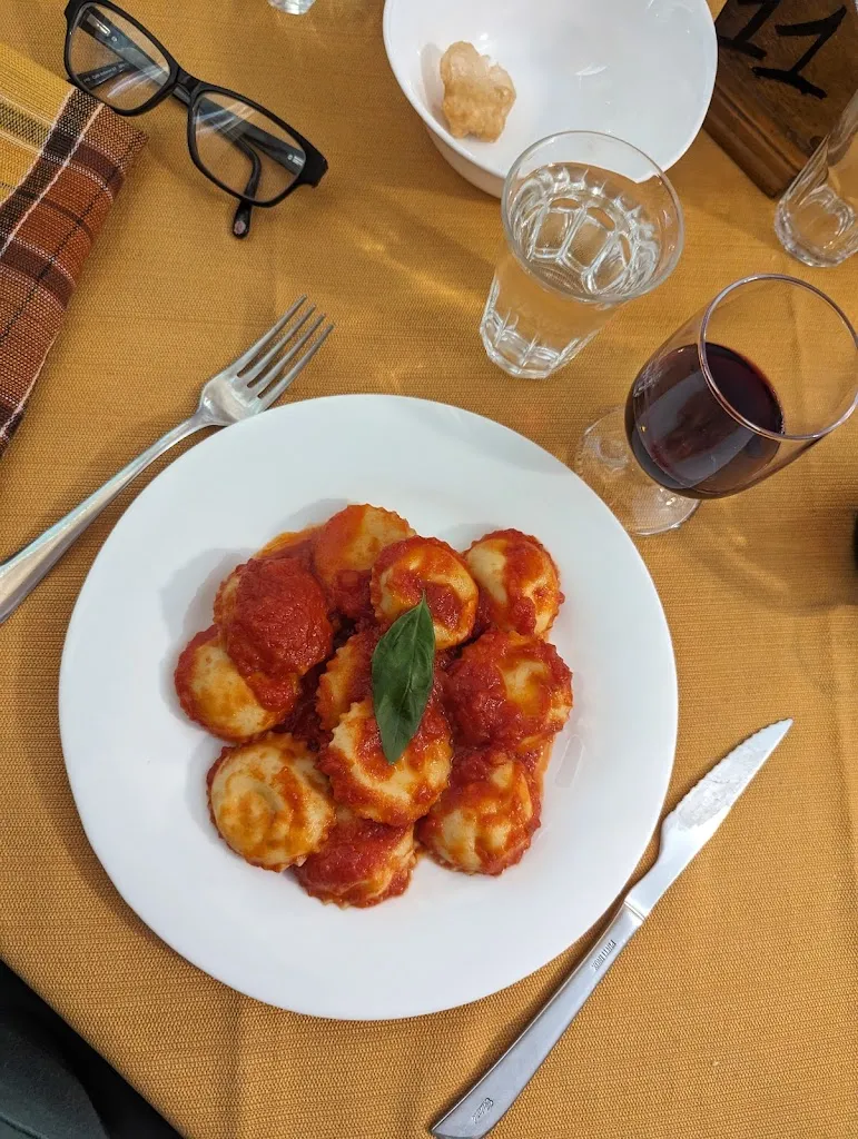 Eleanor Britton_Agriturismo La Cartiera_Oliveto Citra_review