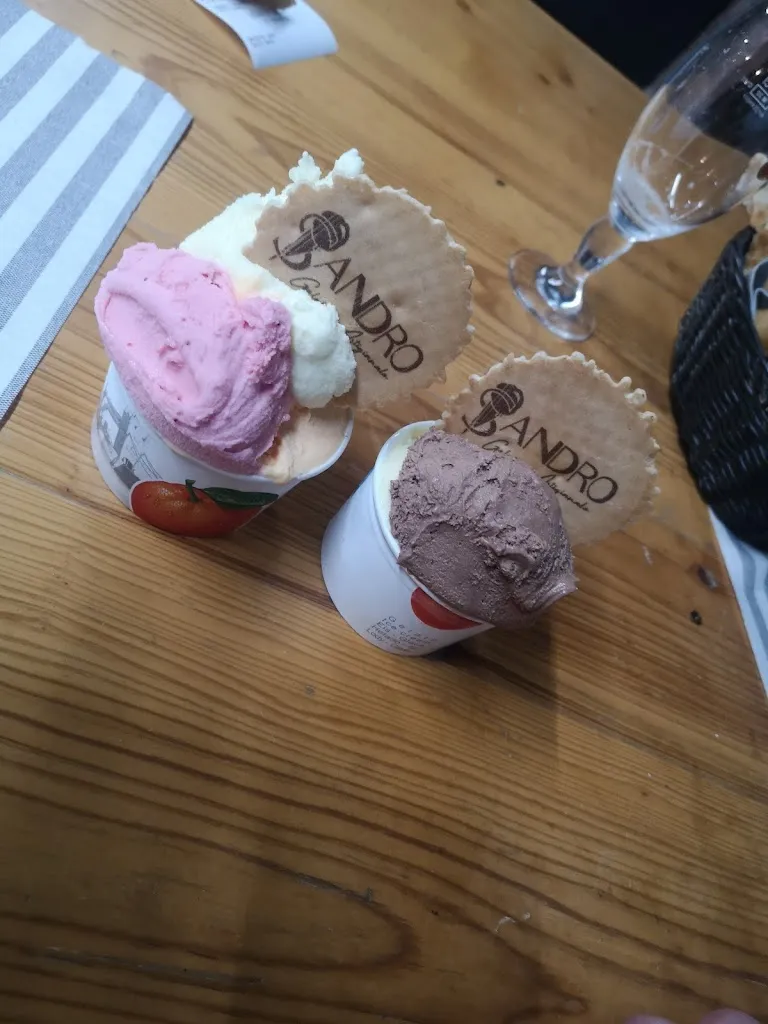 Marloes De Boer_Bar Sandro & Momó Restaurant Pub_Oliveto Citra_review