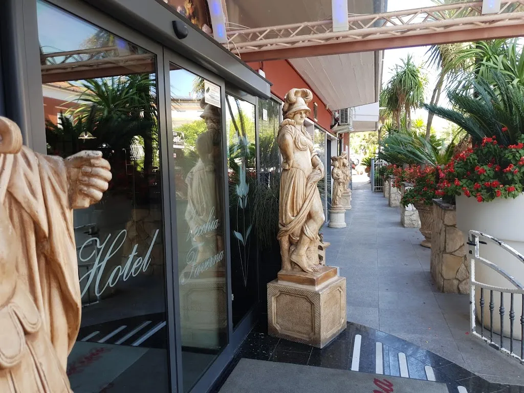 Hotel Ristorante - La Vecchia Taverna restaurant in Oliveto Citra