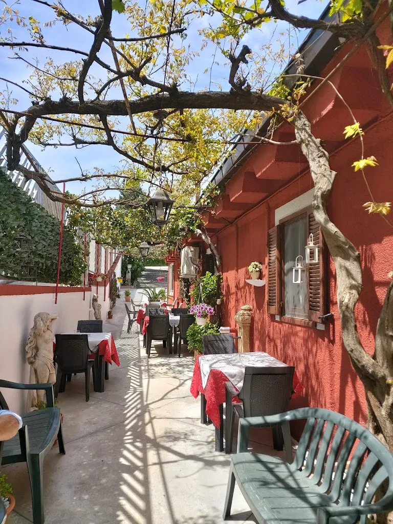 Roma restaurant in Oliveto Citra