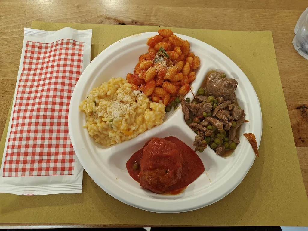 A cucina restaurant in Oliveto Citra