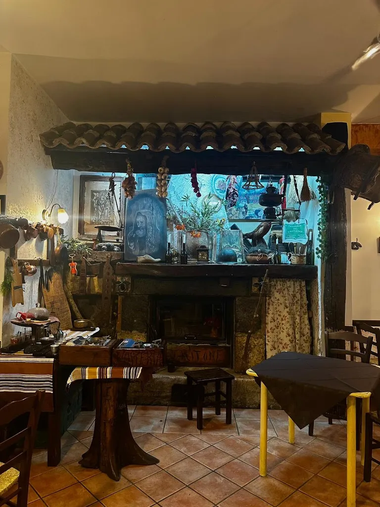 Hosteria Pizzeria Il Tritone_Ospedaletto d'Alpinolo_slider_image_3